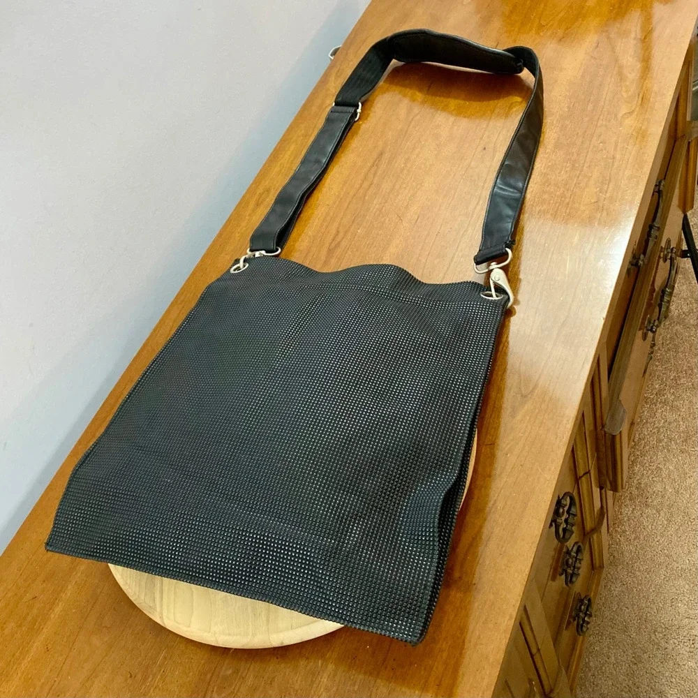 Vintage Urban Oxide UO2 Black Rubber Crossbody Bag Techwear Y2K Messenger Pouch